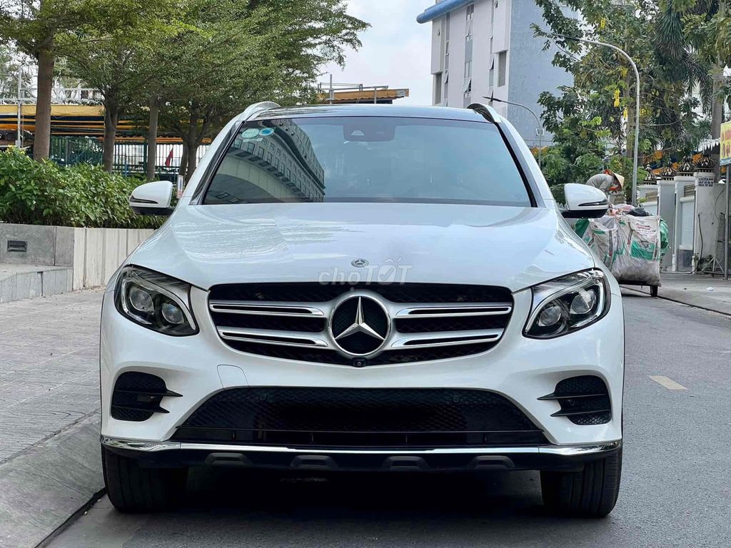 Mercedes Benz GLC Class 2017 300 - 90000 km