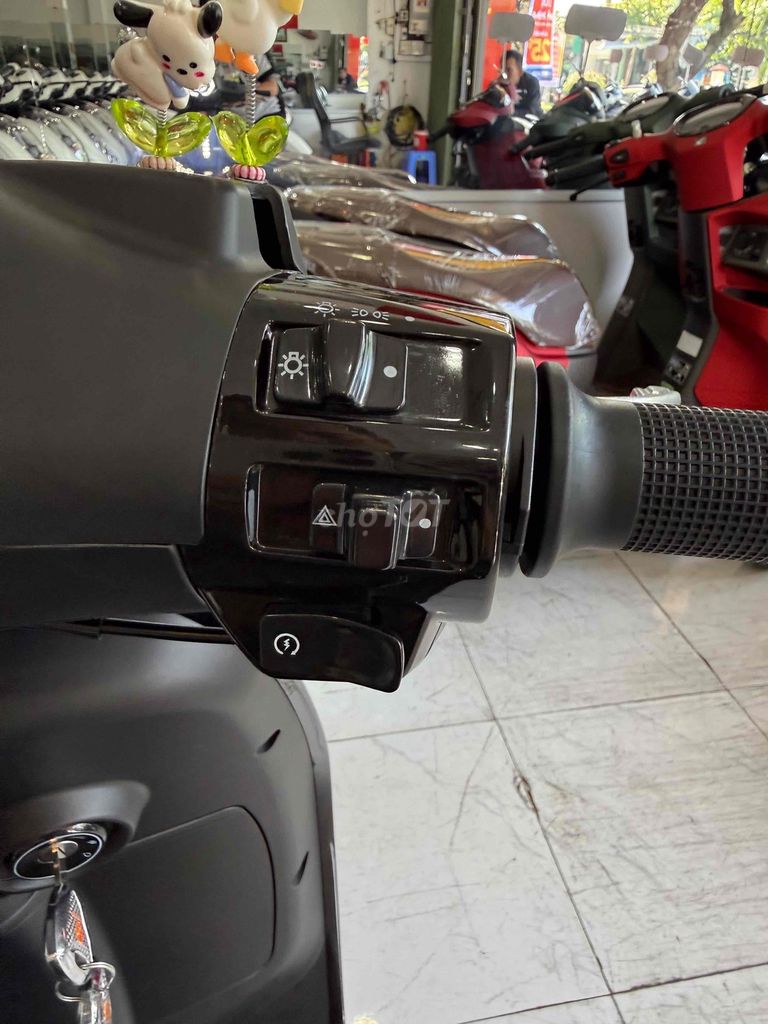 Siêu Cọp - VESPA 50cc - 2025. Như Xe Mới Salon. Mua bán Xe máy tại Thành phố Rạch Giá Kiên Giang được đăng bởi XE MÁY CŨ TÂN 128 hình 12