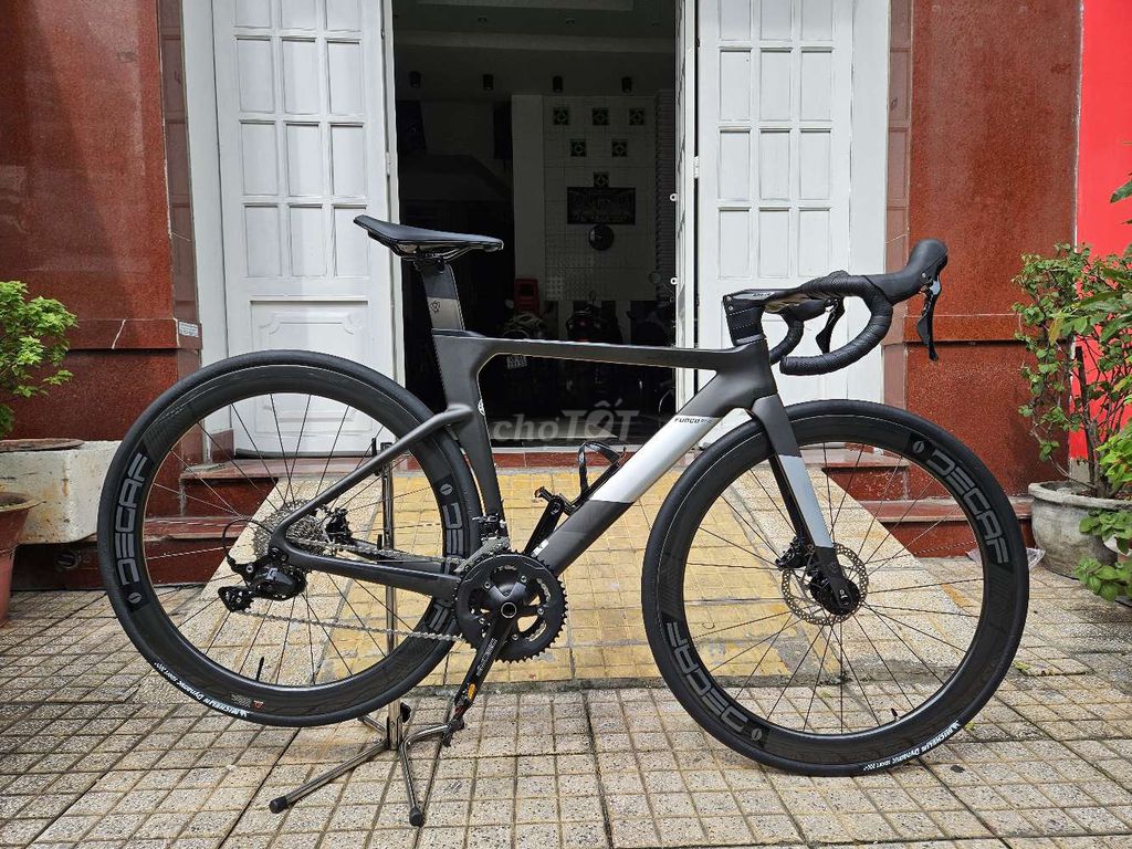 Xe đạp Java Fuoco Disc 2024 Carbon xám mờ. Mua bán Xe đạp tại Quận Tân Phú Tp Hồ Chí Minh được đăng bởi Minh Đan hình 2