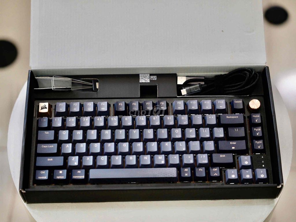 Corsair K65 Plus Wireless fullbox 99%