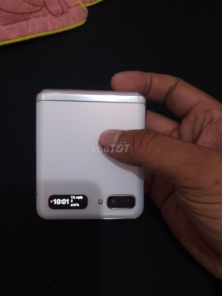 Samsung Galaxy Z Flip 5G Trắng. Mua bán Điện thoại tại Huyện Bình Chánh Tp Hồ Chí Minh được đăng bởi Khiêm Bui hình 1