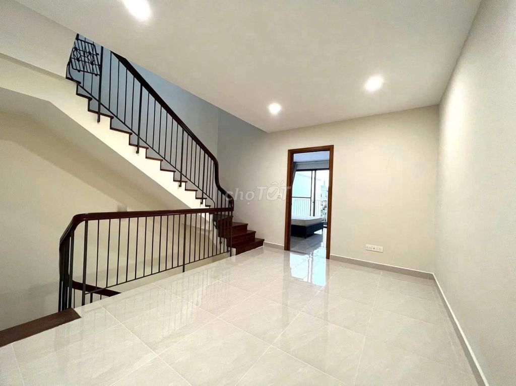 Вилла в Vinhomes, 122.5 кв.м, полностью меблирована