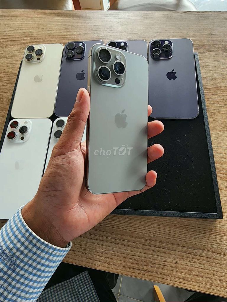 Apple iPhone 15 Pro Max 256GB Titan tự nhiên. Mua bán Điện thoại tại Thị xã Tân Uyên Bình Dương được đăng bởi Akc Góp Nợ Xấu Tân Uyên hình 1