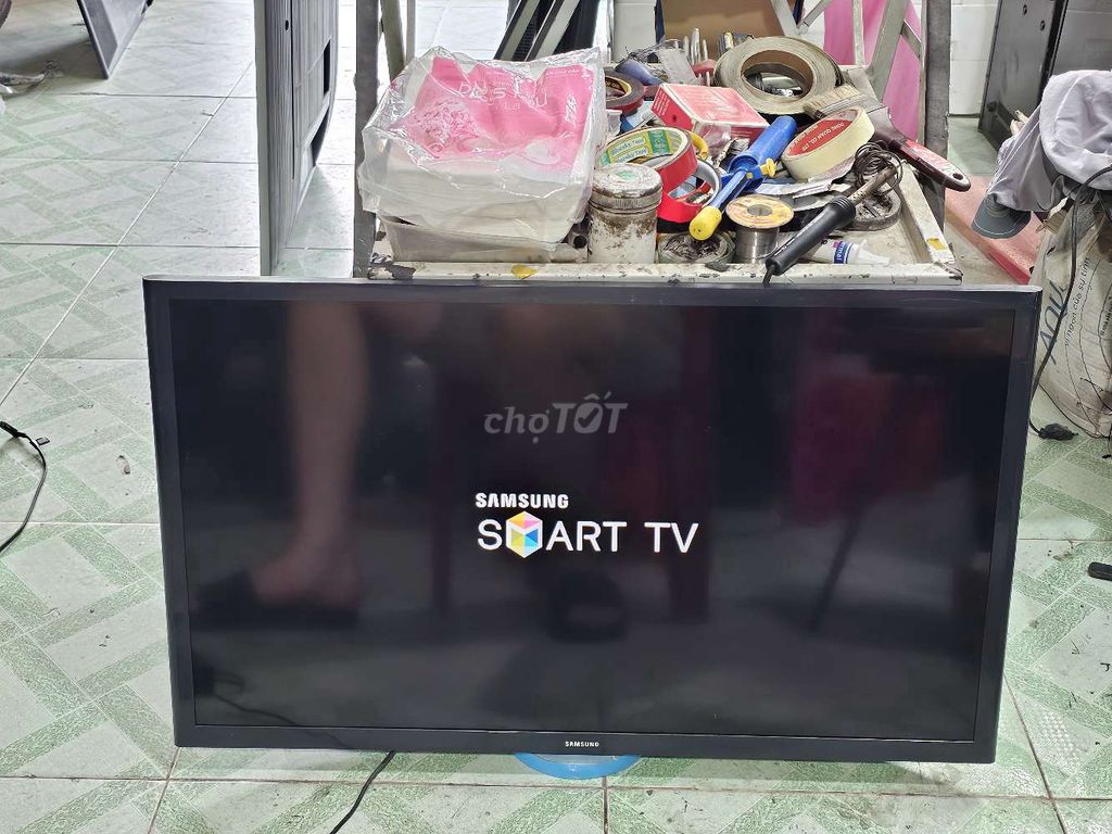 Samsung TV 32 inch HD - 32j4303. Wifi - Có YouTube. Mua bán Tivi, Âm thanh tại Huyện Hóc Môn Tp Hồ Chí Minh được đăng bởi Chinh Anh hình 1