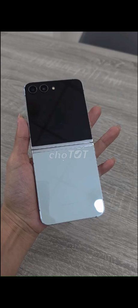 Samsung Z Flip5 512GB Xanh lá Điện thoại gập. Mua bán Điện thoại tại Thành phố Dĩ An Bình Dương được đăng bởi Nguyen Thi Hoai Van hình 1