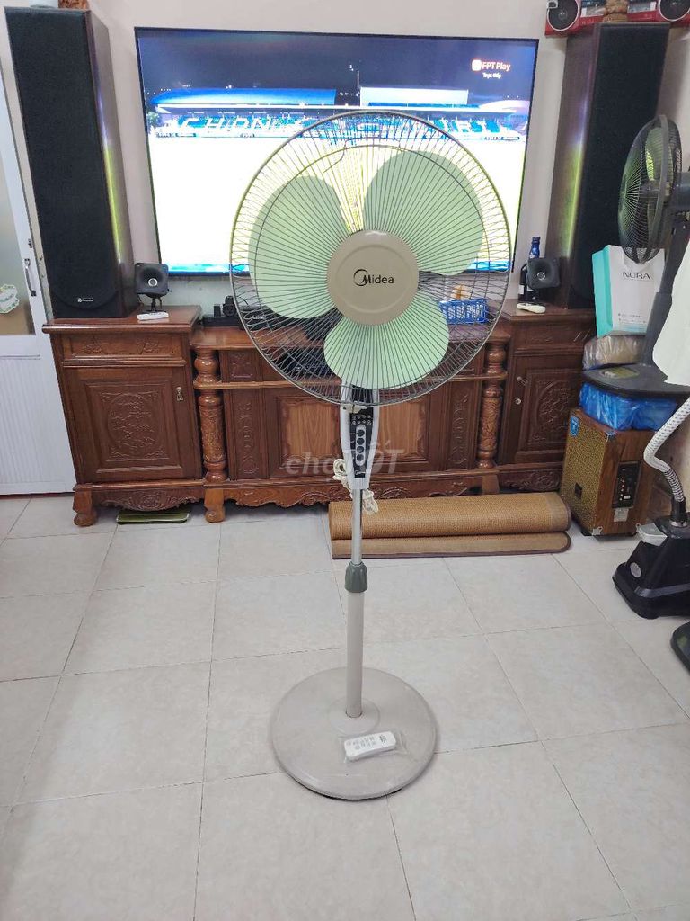 Quạt đứng Midea Trắng Nhựa, Kim loại. Mua bán Quạt tại Quận Ba Đình Hà Nội được đăng bởi Nguyễn Đức đạt   hình 1