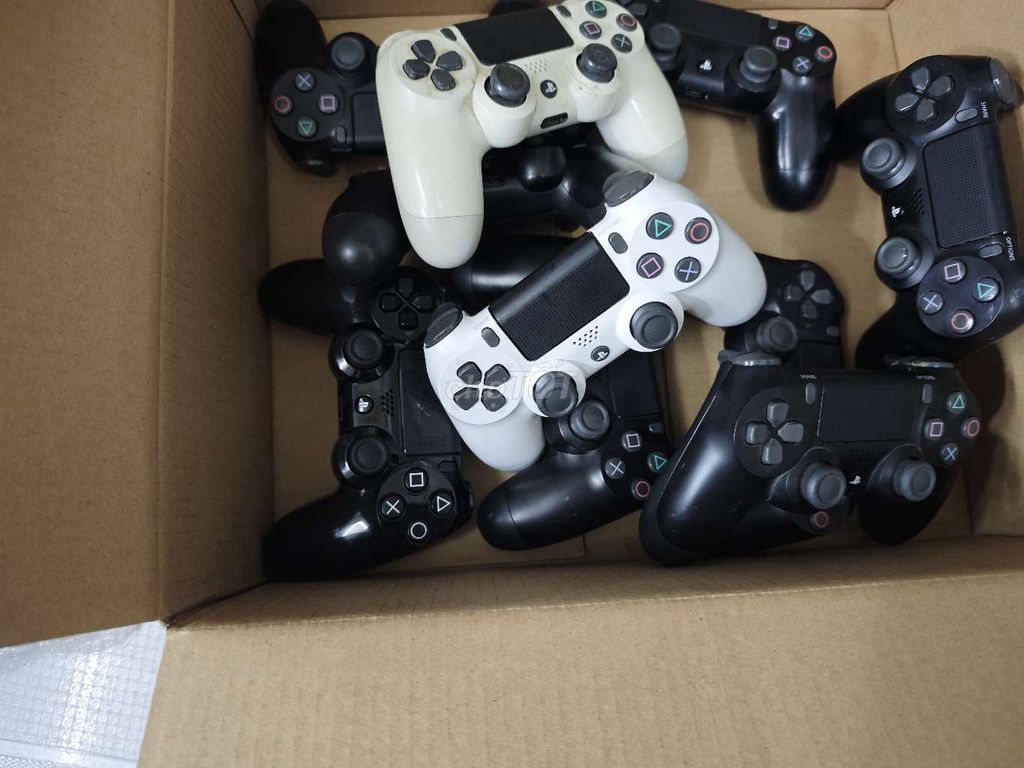 Thanh lý tay cầm ps4 + đĩa. Mua bán Thiết bị chơi game tại Quận 7 Tp Hồ Chí Minh được đăng bởi cường hình 1
