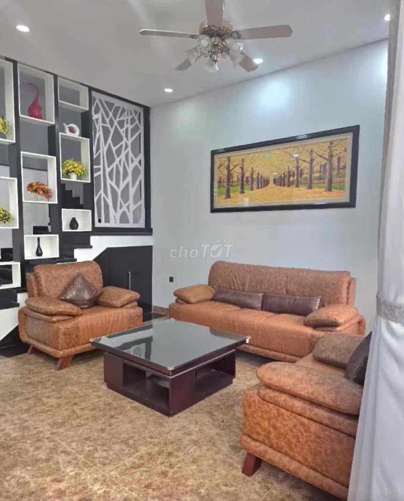 Аренда · 4 комн. · 180 м² · Quận Hải Châu, ул. Đường Nguyễn Tất Thành