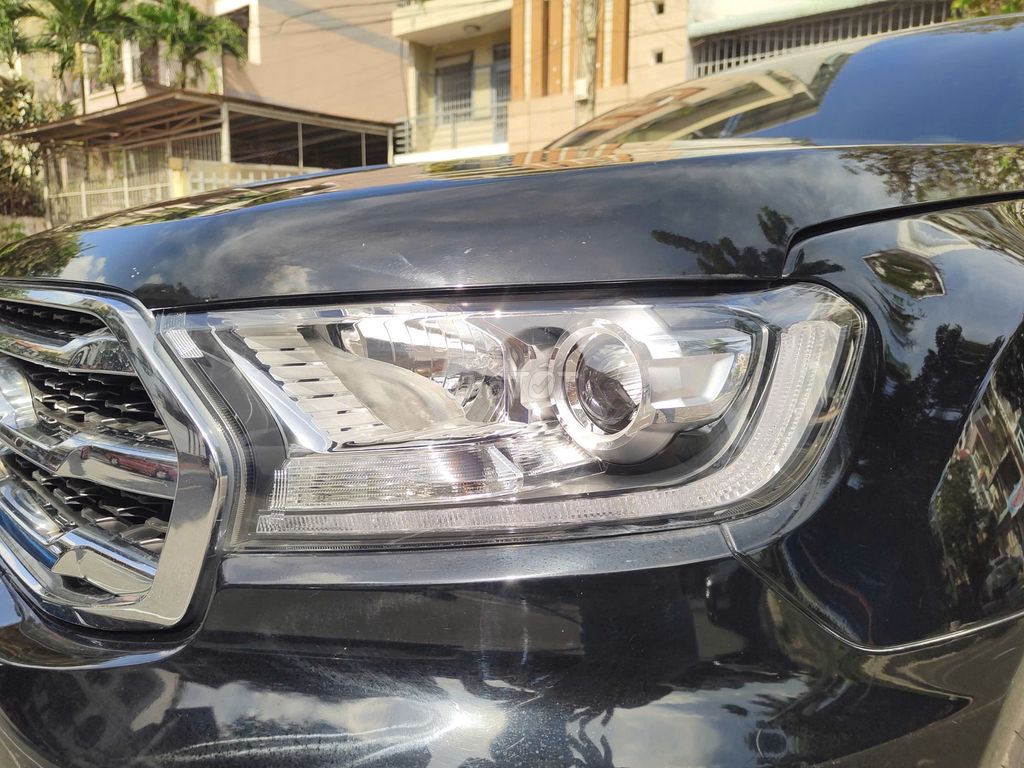 Ford Everest 2018 Titanium Đen 139.000 km. Mua bán Ô tô tại Quận 8 Tp Hồ Chí Minh được đăng bởi Sang Bùi hình 4