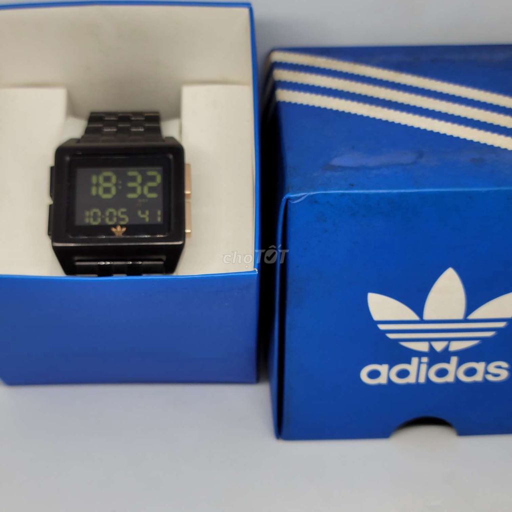 Đồng hồ Adidas digital