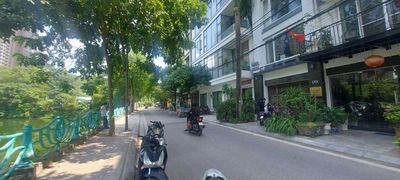 Nhà phố 130 m² · 10 PN · Phố Quảng Khánh