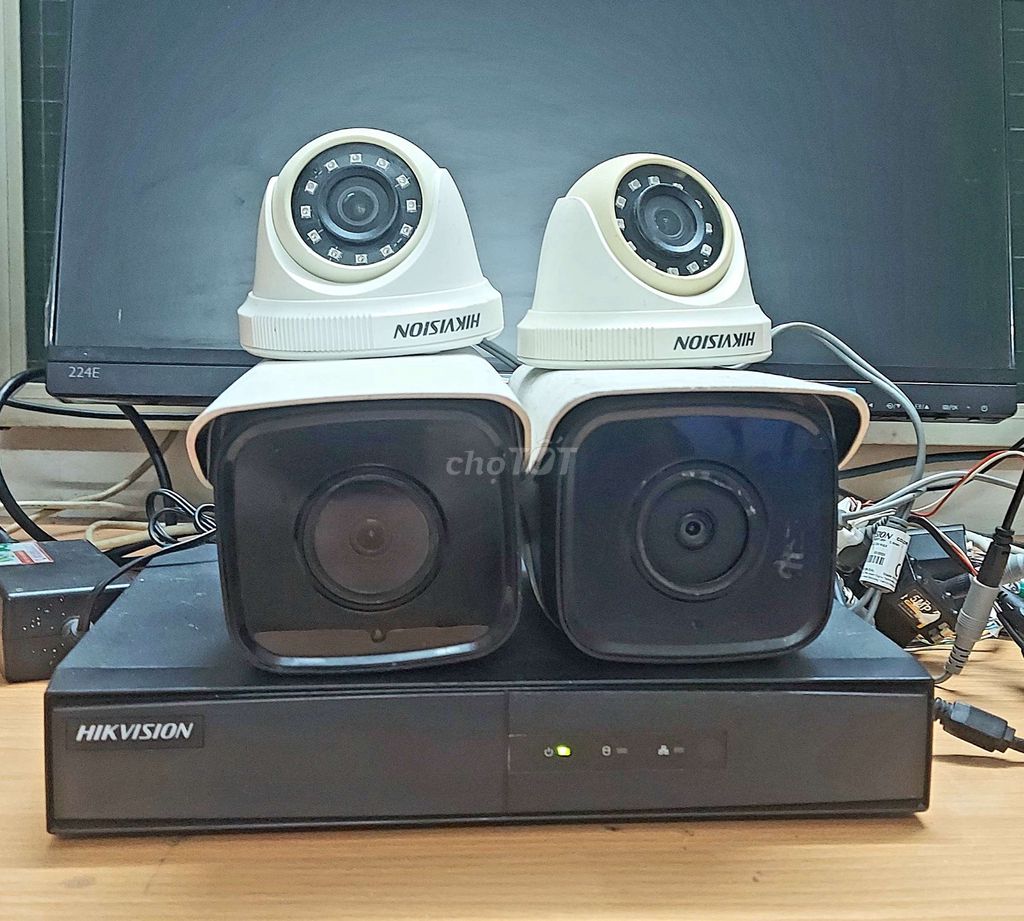 Đầu thu camera Hikvision + 4 cam analog 2mp. Mua bán Máy ảnh, Máy quay tại Quận Tân Phú Tp Hồ Chí Minh được đăng bởi Đinh vũ xuân thịnh hình 1