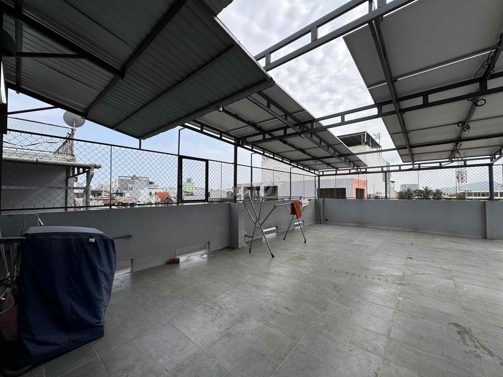 2-bedroom apartment with a big rooftop terrace in the centre — photo 10
