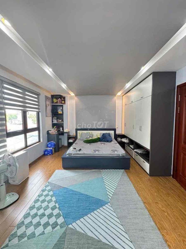 Аренда дома в квартале Май Дить, Кау Жай, 60м², 5 этажей, 6 спален