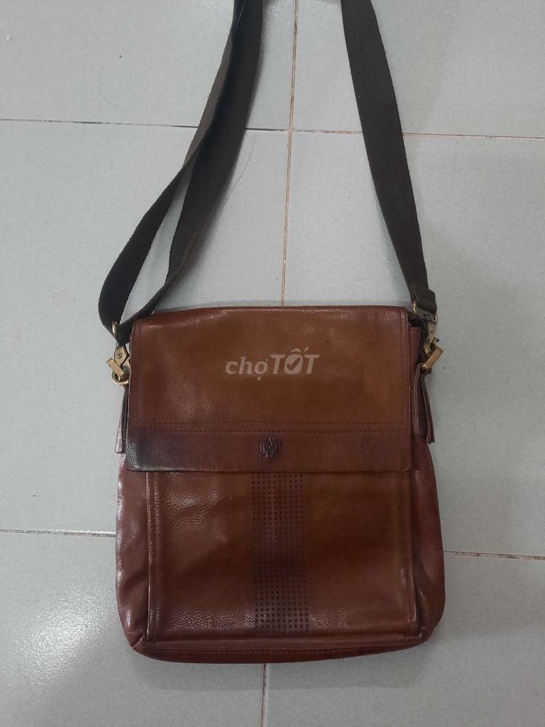 Túi chéo da bò thật khóa đồng đựng Ipad chuẩn. Mua bán Túi xách tại Quận 1 Tp Hồ Chí Minh được đăng bởi Đồ Seconhand Vintage hình 1