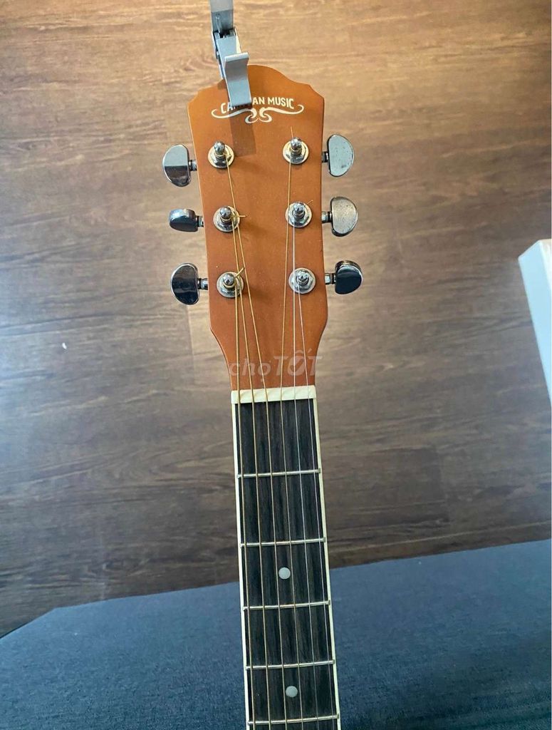 Đàn Caravan tặng kèm capo, case và giá đỡ guitar. Mua bán Nhạc cụ tại Quận Hà Đông Hà Nội được đăng bởi Acc Alt hình 1