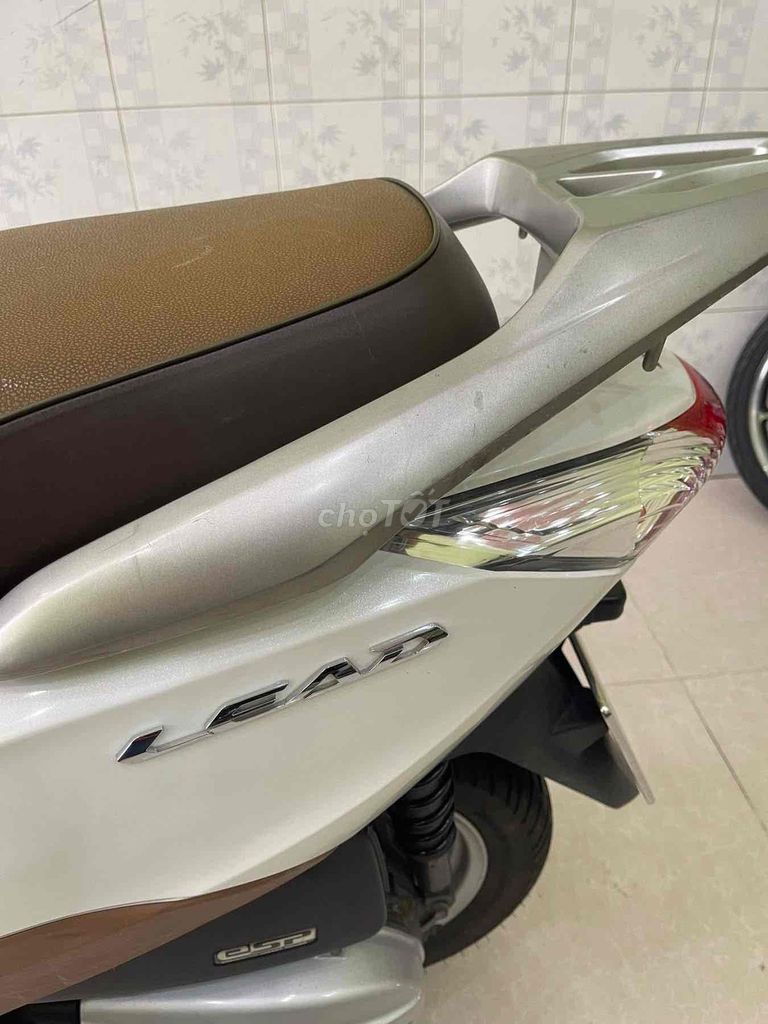 Lead Trắng Vàng xe trùm mền bsđg vip 50AD12345. Mua bán Xe máy tại Quận 1 Tp Hồ Chí Minh được đăng bởi Tiến Nguyễn Q1 hình 4