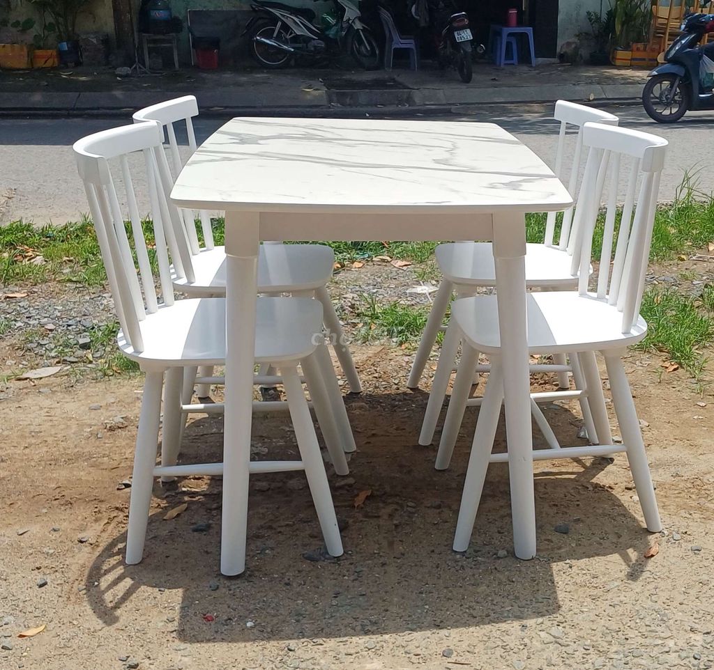 Bộ bàn ăn Gỗ cao su Trắng 4 ghế sơn đá. Mua bán Bàn ghế tại Thành phố Thủ Đức Tp Hồ Chí Minh được đăng bởi Nội Thất Vương Trần hình 1