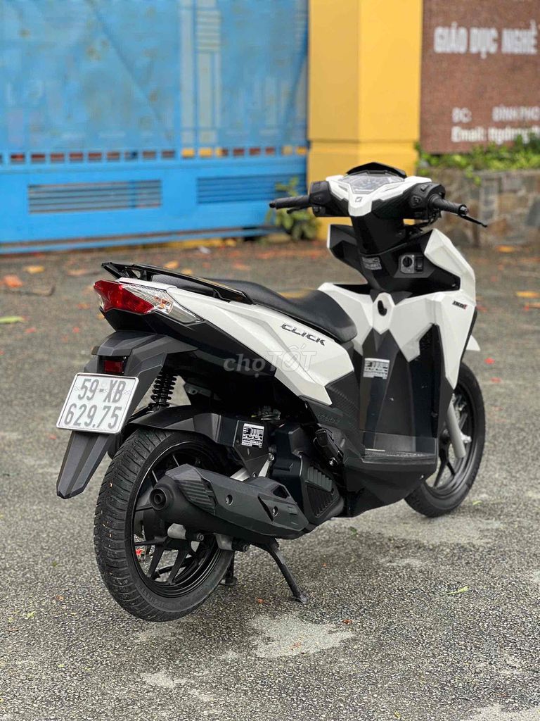 HONDA CLICK THÁI 2017 BSTP CHÍNH CHỦ KHOÁ SMK. Mua bán Xe máy tại Thành phố Thủ Đức Tp Hồ Chí Minh được đăng bởi Xe Máy Nguyễn Phụng hình 4