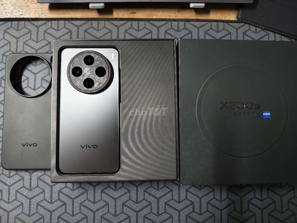 Vivo X200s 16GB 256GB Đen Like New. Mua bán Điện thoại tại Thành phố Huế Thừa Thiên Huế được đăng bởi Lý Thanh Tùng hình 1