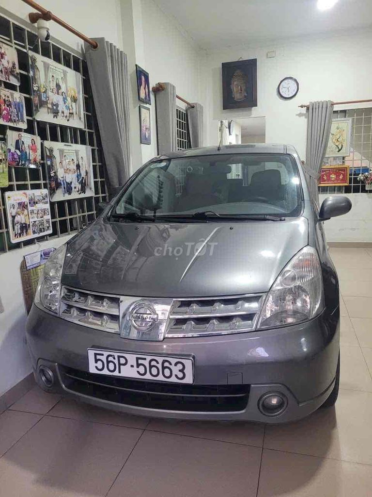 Nissan Grand Livina Xám, 5 мест