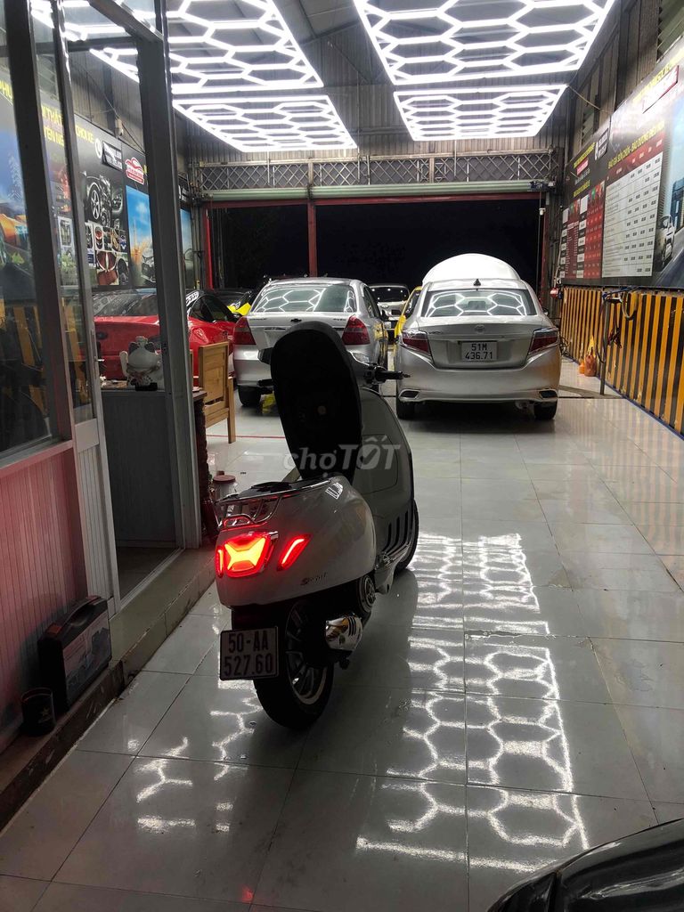 Piaggio Vespa Sprint Iget ABS Trắng. Mua bán Xe máy tại Thành phố Thủ Dầu Một Bình Dương được đăng bởi Minh Tâm hình 2