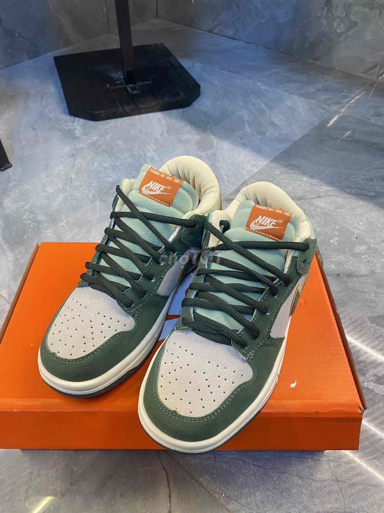 nike xanh lá size 38