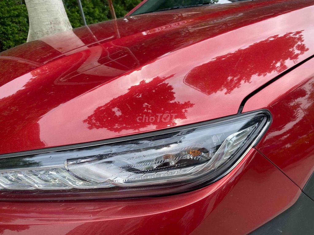 Hyundai Kona 2.0 2021 Красный