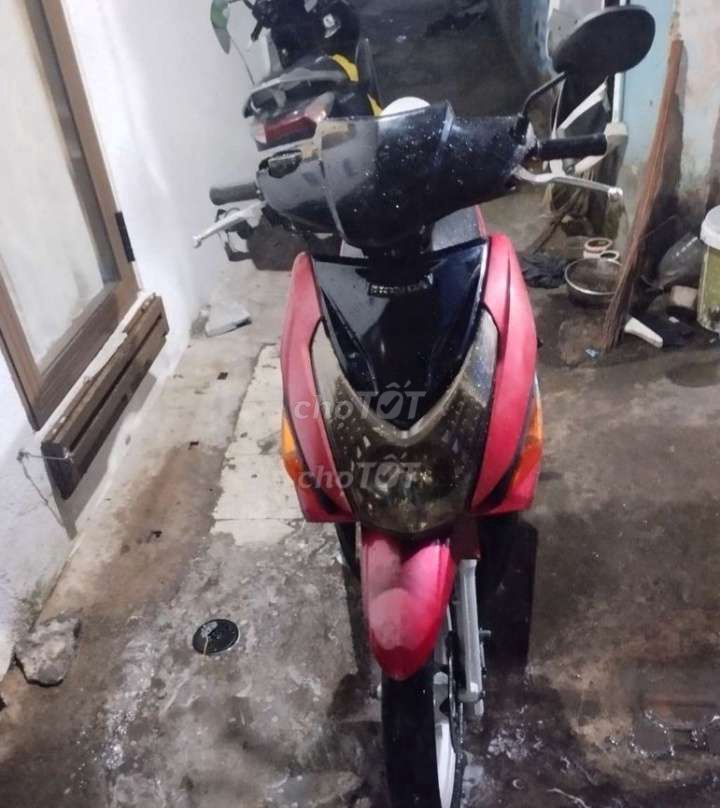Honda Click màu Đỏ. Mua bán Xe máy tại Quận 12 Tp Hồ Chí Minh được đăng bởi ngan hình 2