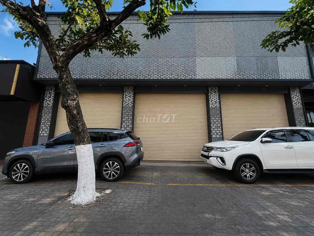 Cho thuê mặt bằng 900m2 TP Bến Tre, Ngang 14m nở hậu