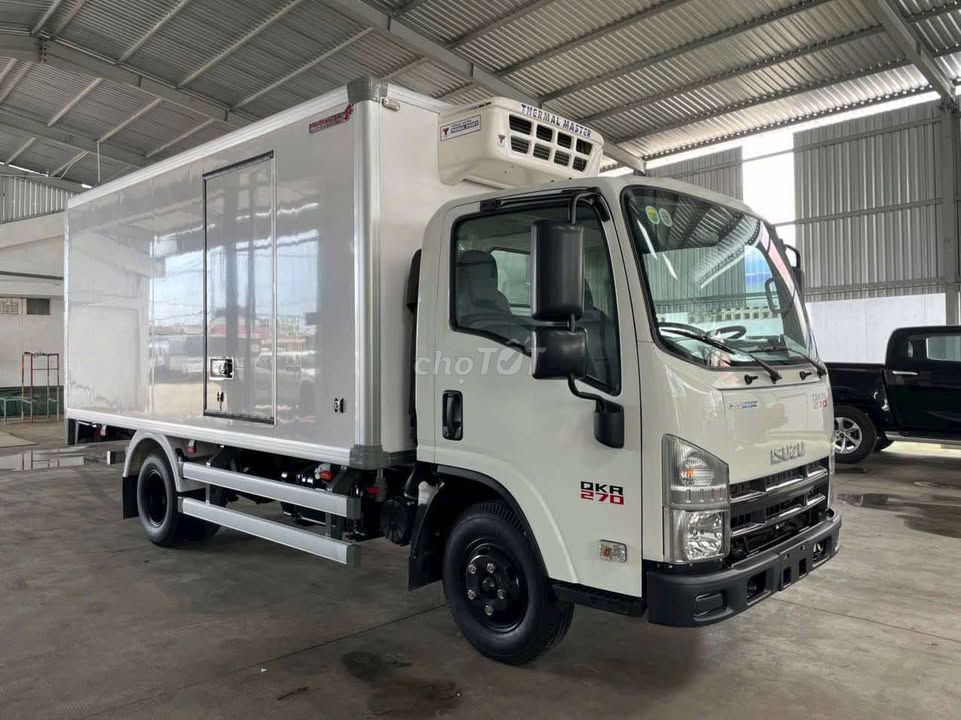 XE TẢI ISUZU QKR270 THÙNG ĐÔNG LẠNH