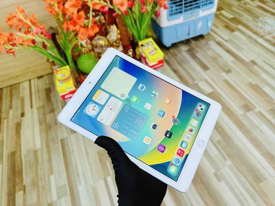iPad Gen 5 9.7in 128G Wifi silver 99% nguyên zin