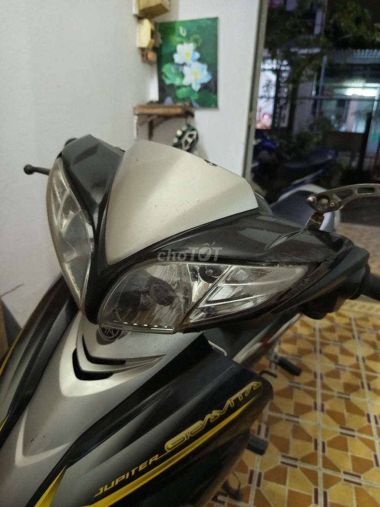 Xe máy Yamaha Jupiter Gravita màu Đen Bạc Vàng. Mua bán Xe máy tại Quận Bình Thuỷ Cần Thơ được đăng bởi Quang Liêm hình 3