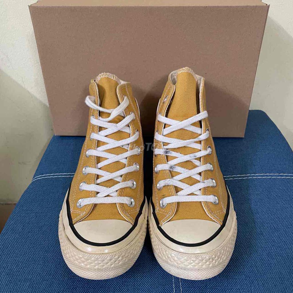 Giày thể thao cũ hiệu converse size 37