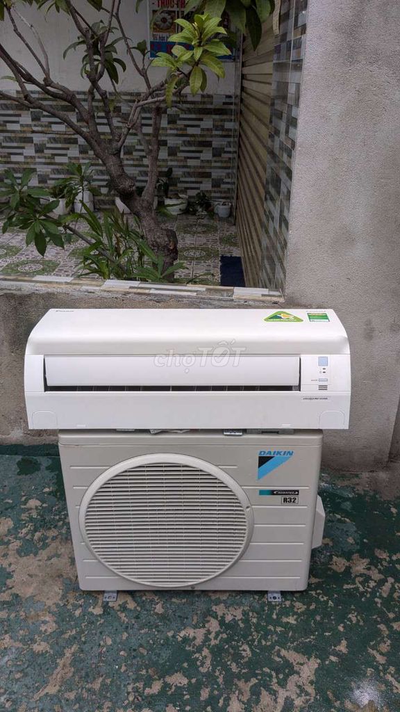 Máy lạnh Daikin inverter 1,5hp zin đẹp 95%