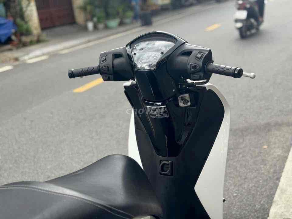 Honda SH125i Trắng Tự động. Mua bán Xe máy tại Thành phố Huế Thừa Thiên Huế được đăng bởi DVCĐ Toàn Thắng hình 4
