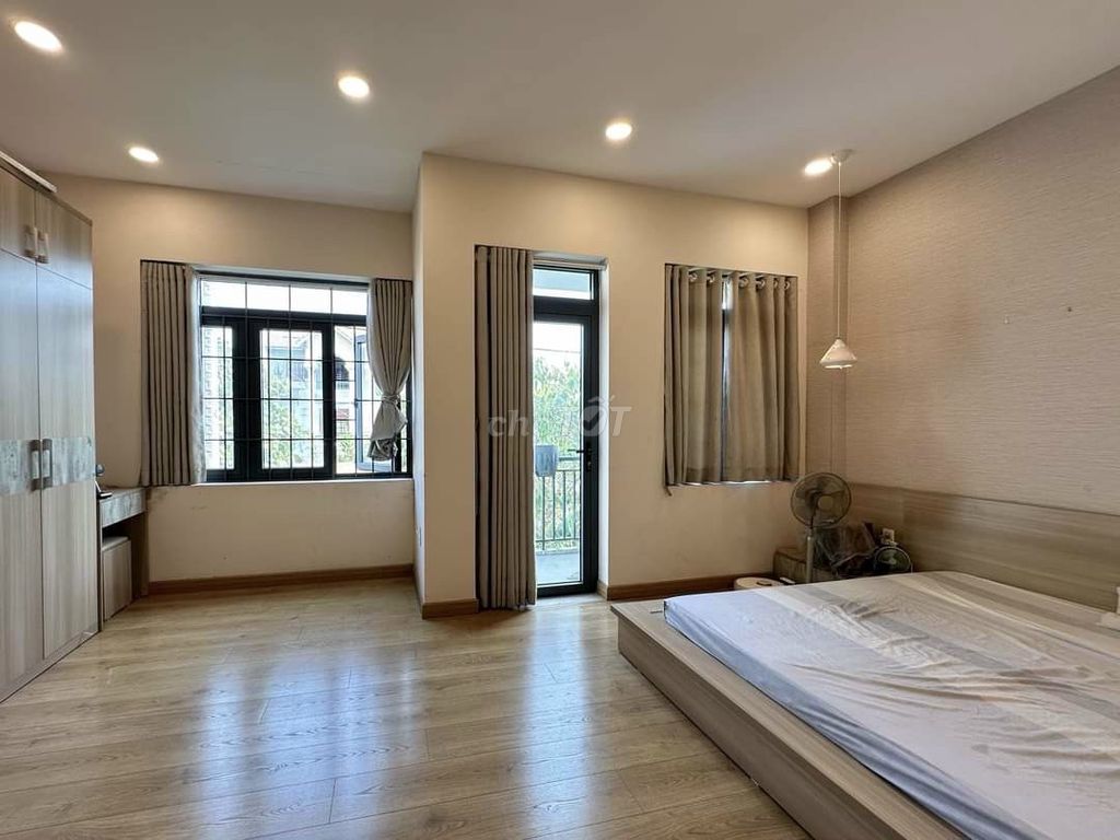 BÁN BIỆT THỰ 300m2 View Công Viên Bình Lợi Giá chỉ 29,9tỷ Thương Lượng