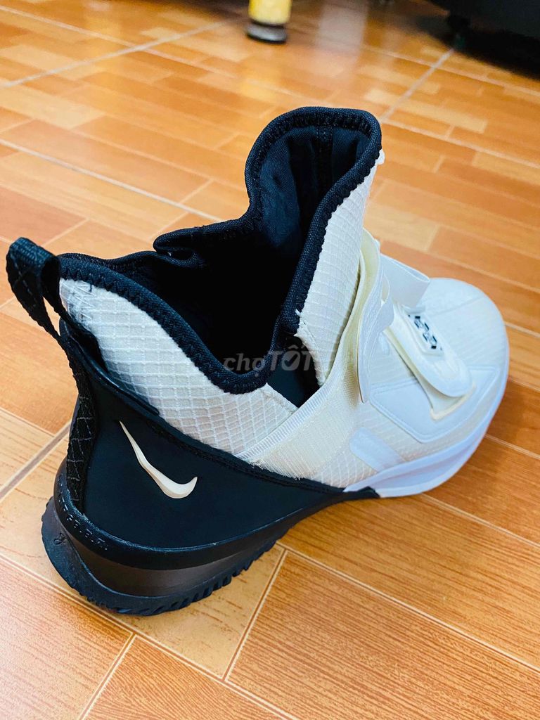 giày bóng rổ Nike mới, size 44, cổ cao. Mua bán Đồ thể thao, Dã ngoại tại Quận Hải Châu Đà Nẵng được đăng bởi Nam hình 1