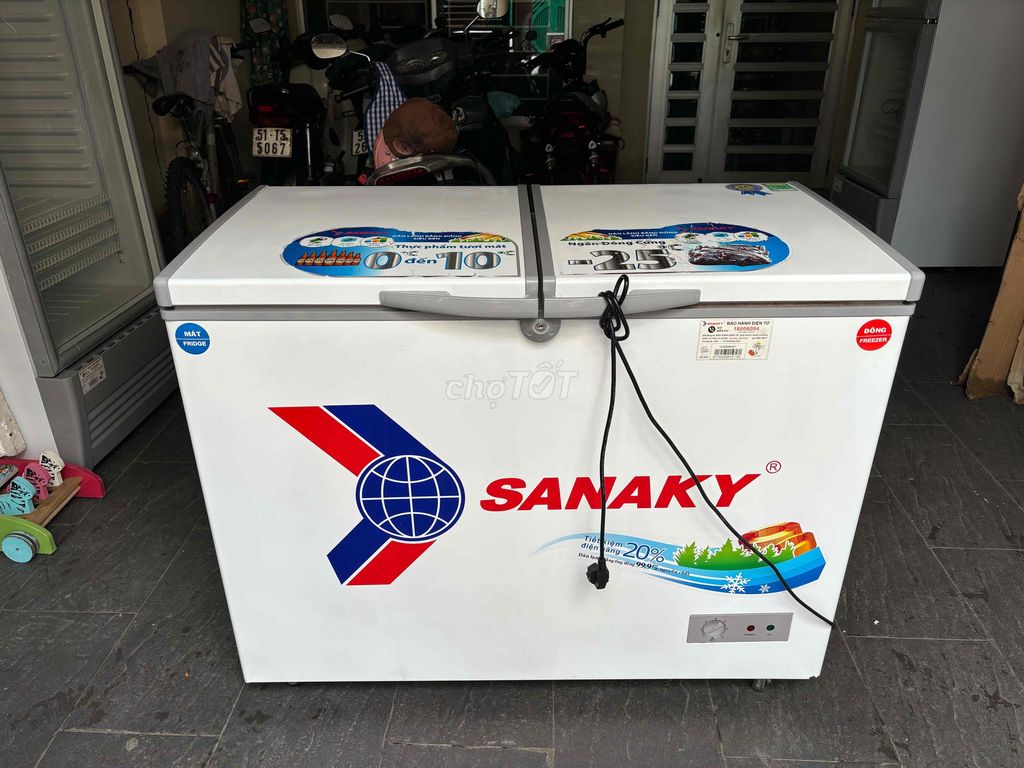 Thanh lý tủ đông mát Sanaky 280L còn bảo hành