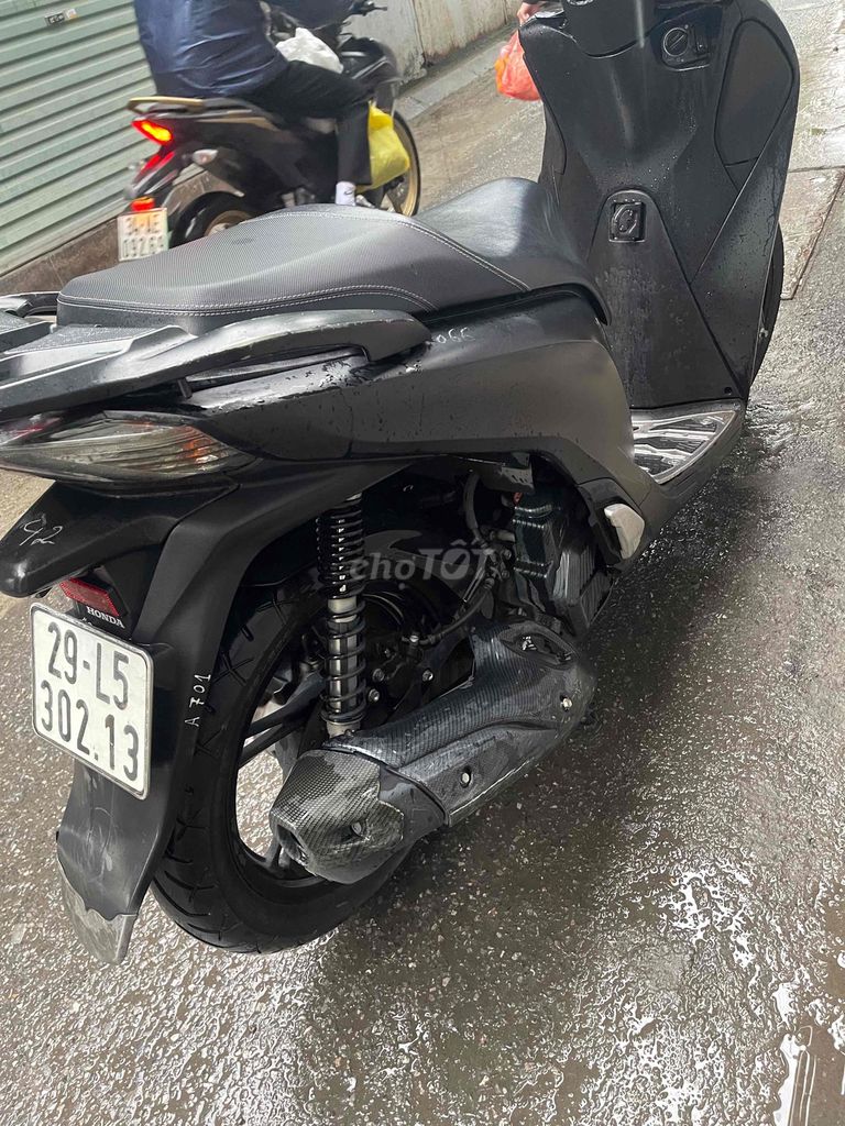 SH 125 2018 Đen Nhám Nguyên Zin Đi Ít Cực Chất Ạ. Mua bán Xe máy tại Quận Hoàng Mai Hà Nội được đăng bởi Tuấn Giang hình 3