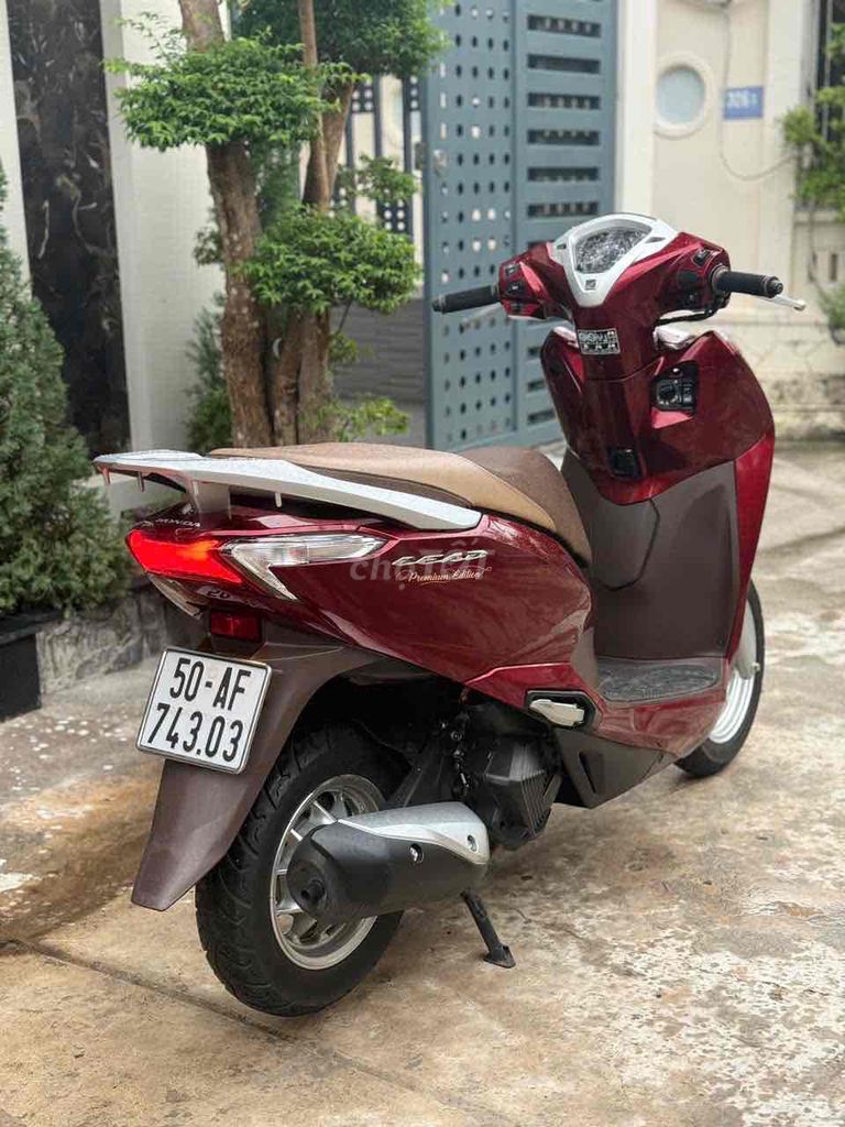 Honda Lead 4 клапана 2023 Красный