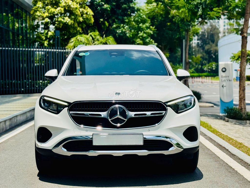 Mercedes GLC200 4Matic sx 2023 odo 12,800 Km chuẩn. Mua bán Ô tô tại Quận 7 Tp Hồ Chí Minh được đăng bởi Việt Quang hình 1