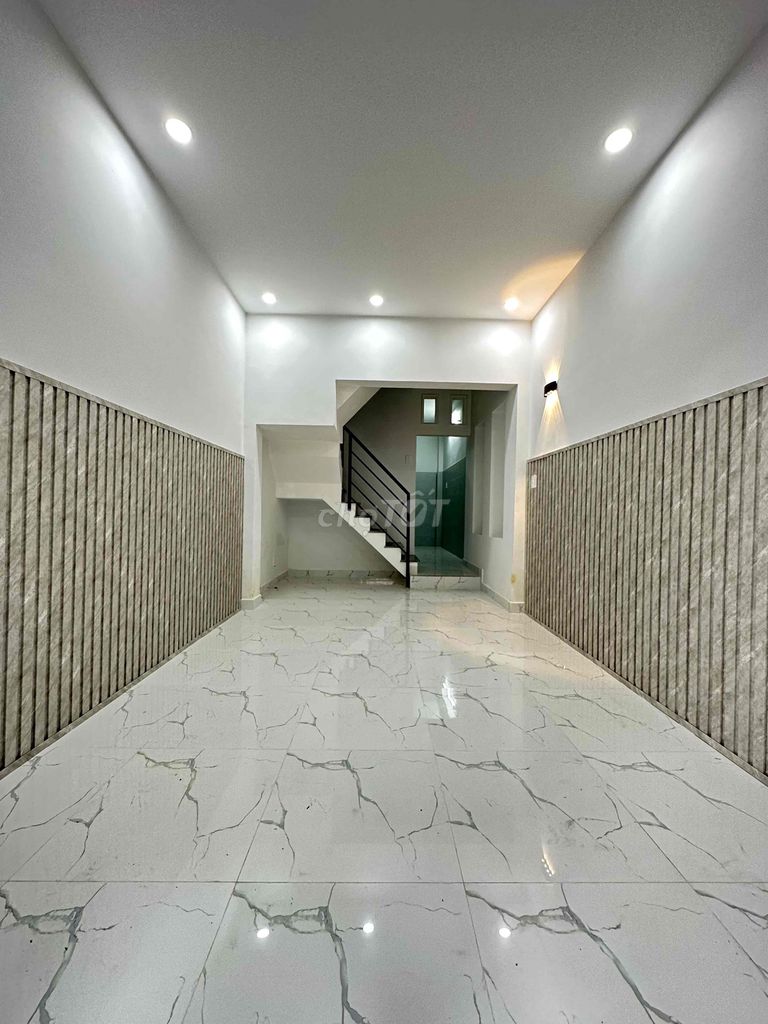 Аренда · 4 комн. · 30 м² · Quận 6, ул. Đường Số