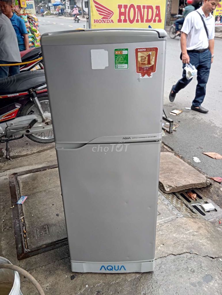 Tủ lạnh AQUA 140l tủ mới 90%