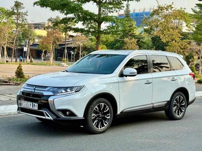 Mitsubishi Outlander  2.0 CVT premium 2020. Mua bán Ô tô tại Quận Liên Chiểu Đà Nẵng được đăng bởi toàn