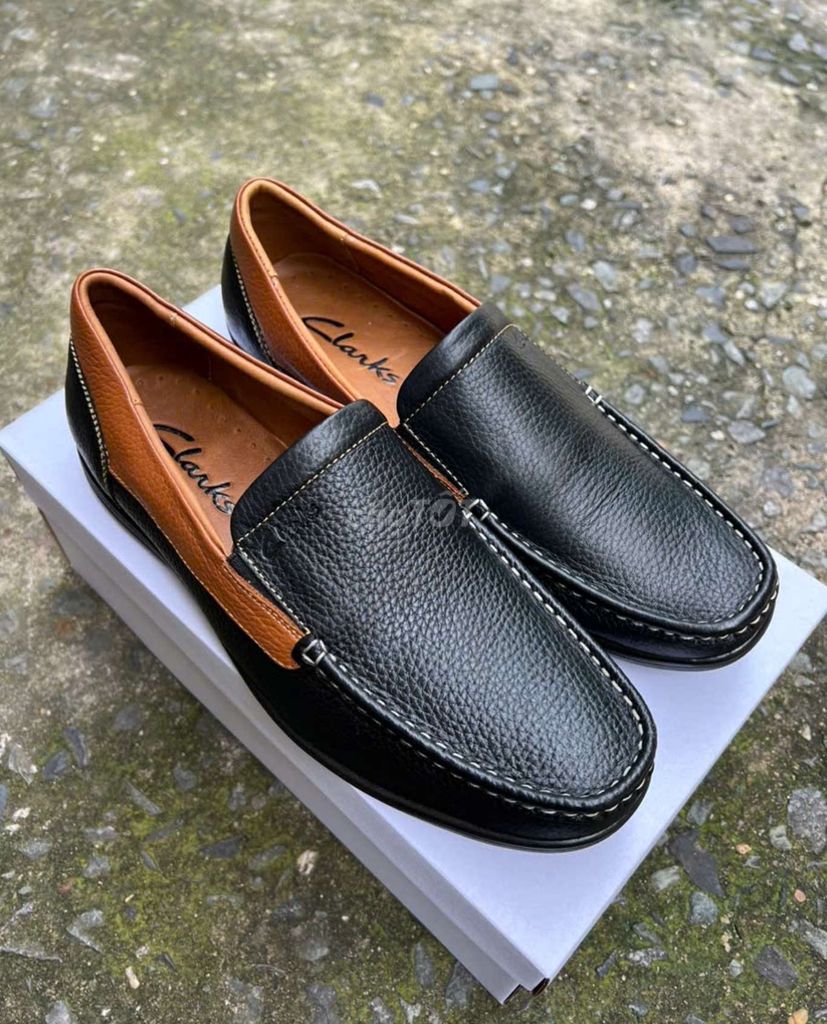 Clarks viền nâu