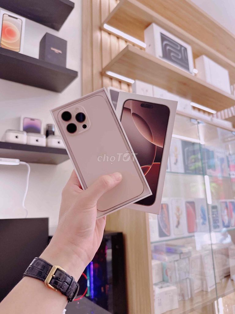 iPhone 16 Pro Max 1T Titan Sa Mạc VN/a Zin Fullbox. Mua bán Điện thoại tại Quận Đống Đa Hà Nội được đăng bởi Ngô Minh Hoàng hình 1