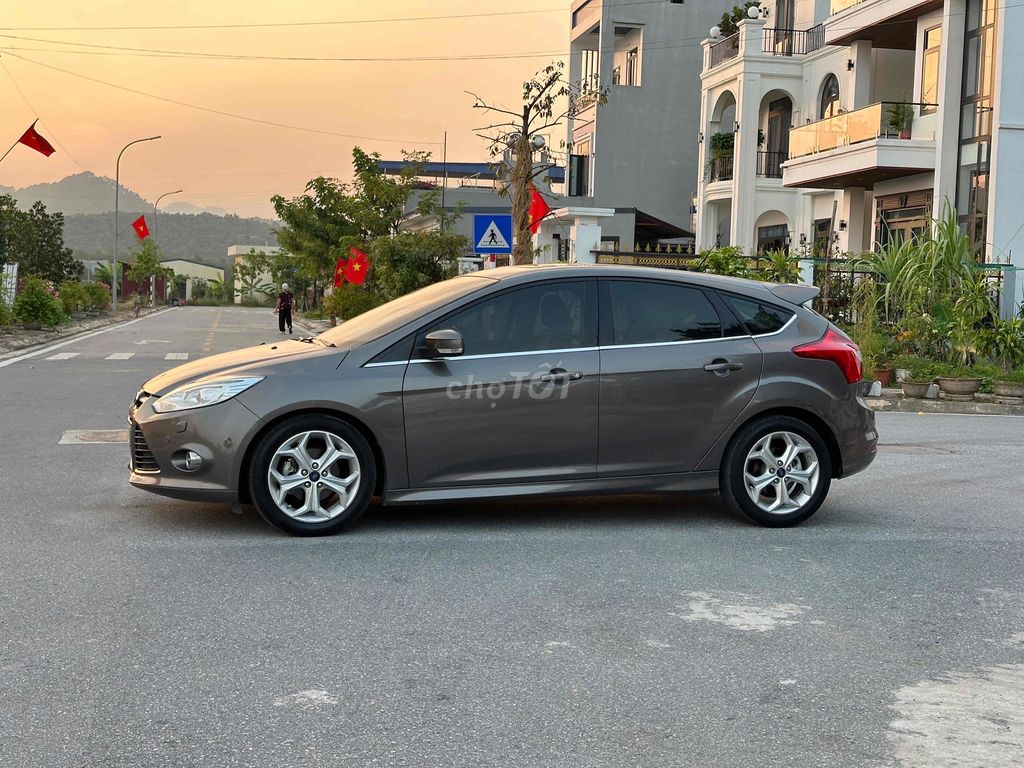 Продаю Ford Focus Number Automatic Edition, полный реверсивный автоматический