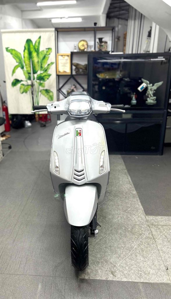 Piaggio Vespa Sprint 125cc Bạc Mới. Mua bán Xe máy tại Quận Phú Nhuận Tp Hồ Chí Minh được đăng bởi Cửa hàng xe máy Hoàng Dũng hình 5