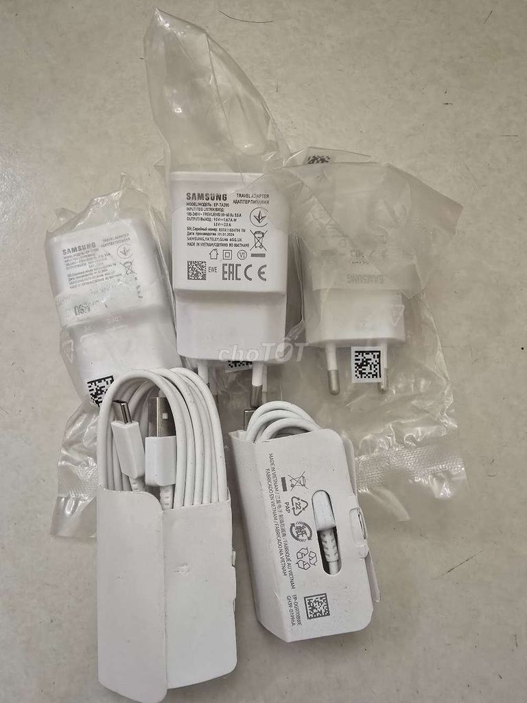 Sạc nhanh samsung 15w.. Mua bán Phụ kiện (Màn hình, Chuột...) tại Quận Tân Phú Tp Hồ Chí Minh được đăng bởi Tuấn hình 1